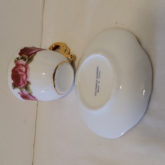 Victoria's Garden Mini Cup and Saucers - Picture 4 of 7